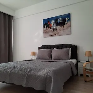 luxury-city-center-apartment-garofita-romana.bucharesthotelsnow.com/
