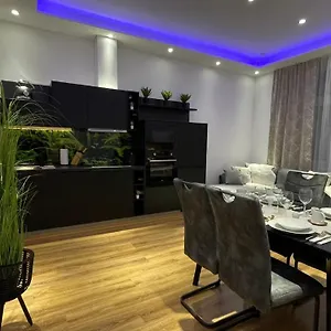 dd-schnbrunner-deluxe-apartment.vienna-besthotels.com/